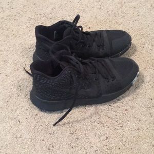 Nike Kyrie 3 Basketball Shoe